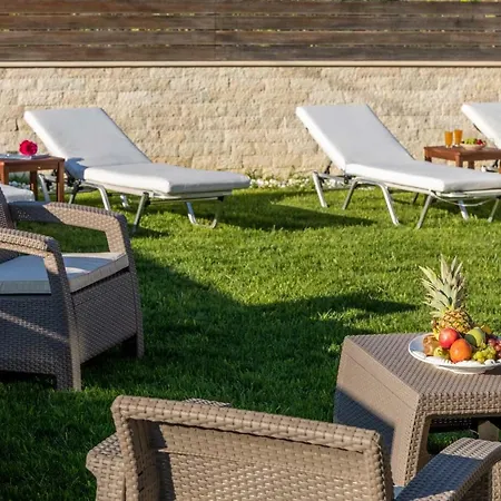 Nissos Apartament *